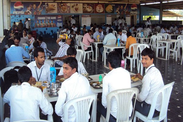 Dadi Institute of Engineering and Technology Cafeteria / Mess