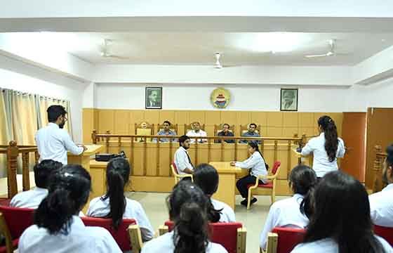 SRMU Lucknow Moot Court