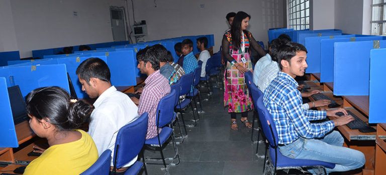 DPG Degree College Gurgaon Labs(5)