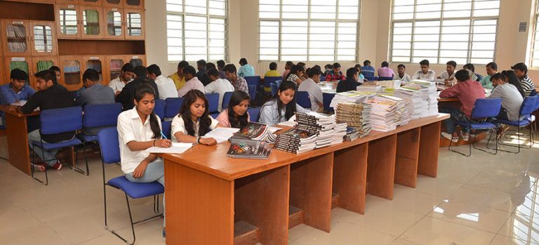 DPG Degree College Gurgaon Library