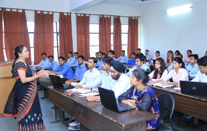 Institute of Management & Technology, Faridabad Classroom(2)