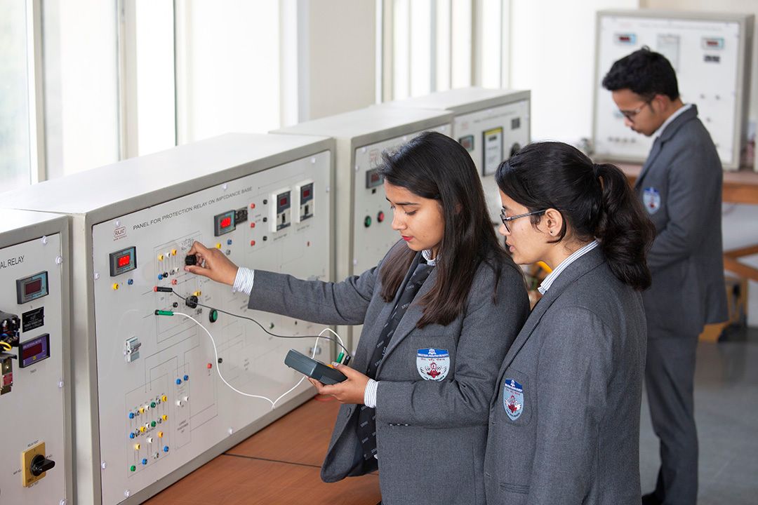 SRHU Dehradun Labs(5)