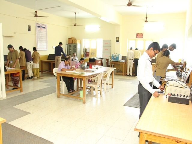 Gayatri Vidya Parishad College of Engineering Labs(1)