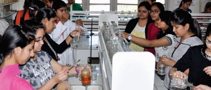 BBK DAV College for Women Labs(2)