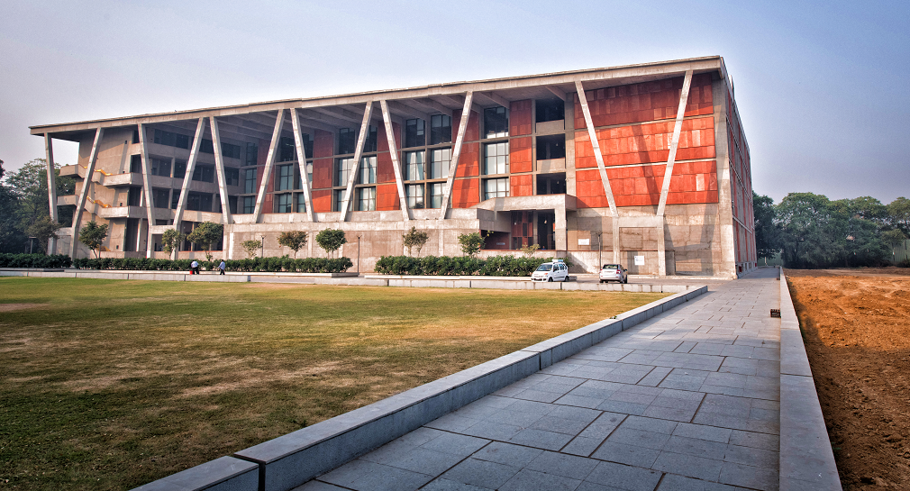 Amrut Mody School of Management Campus Building(2)