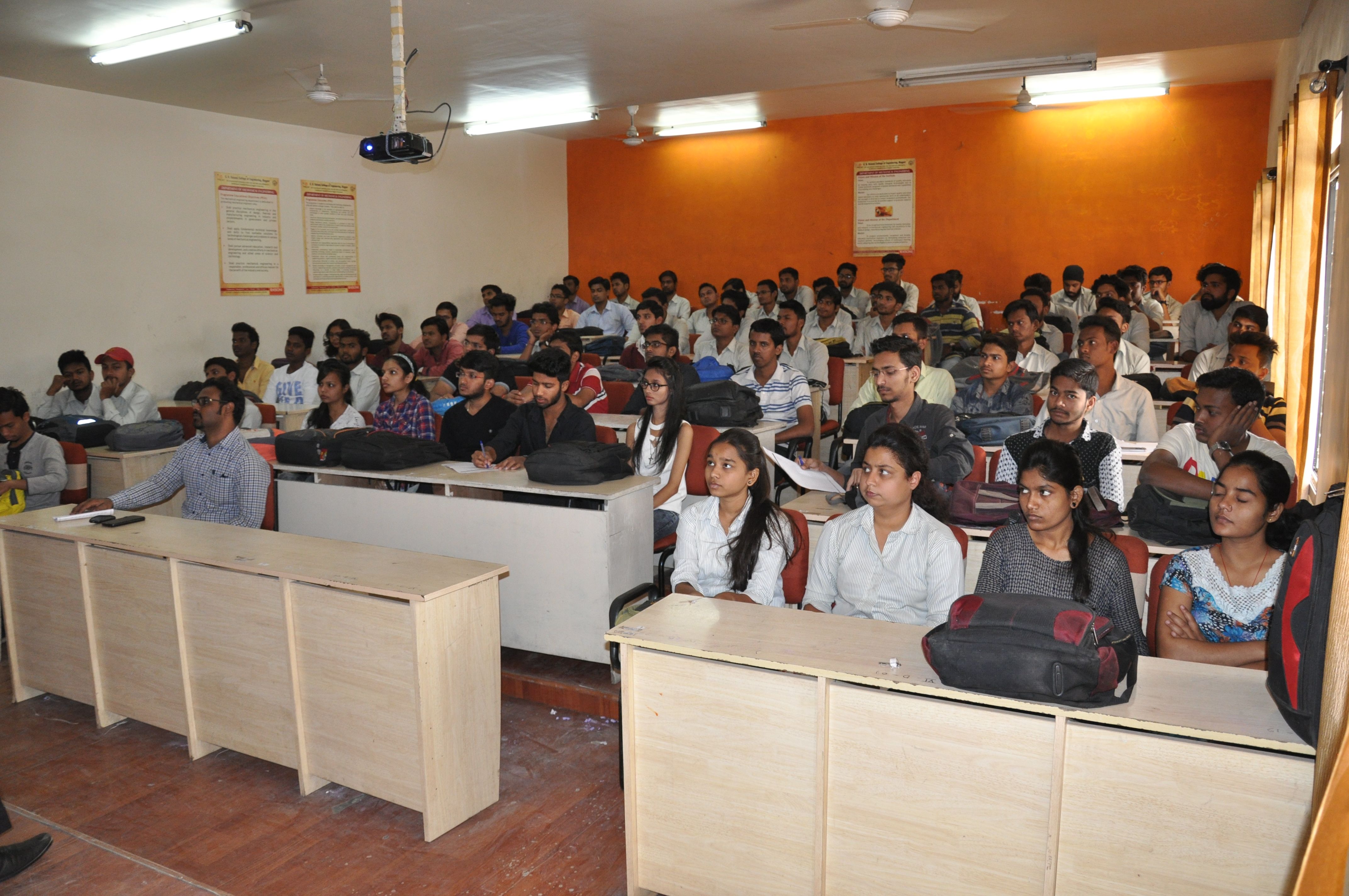 Raisoni College Nagpur Classroom