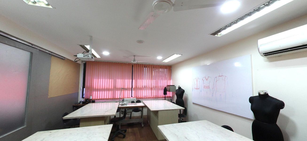 International Institute of Fashion Design Pune Classroom(4)