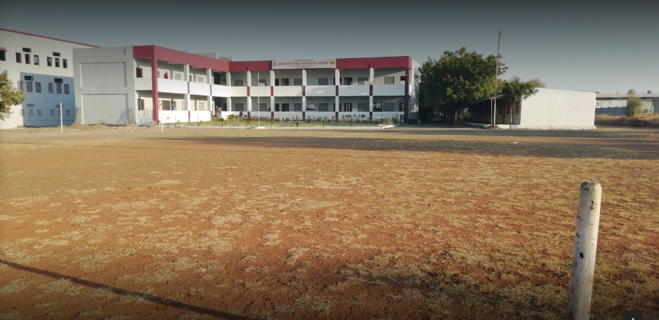 Nav Maharashta Shikshan Mandal Abasaheb Kakade College of Pharmacy Campus Building