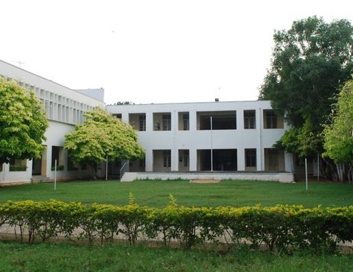 Nallamuthu Gounder Mahalingam College Campus Building