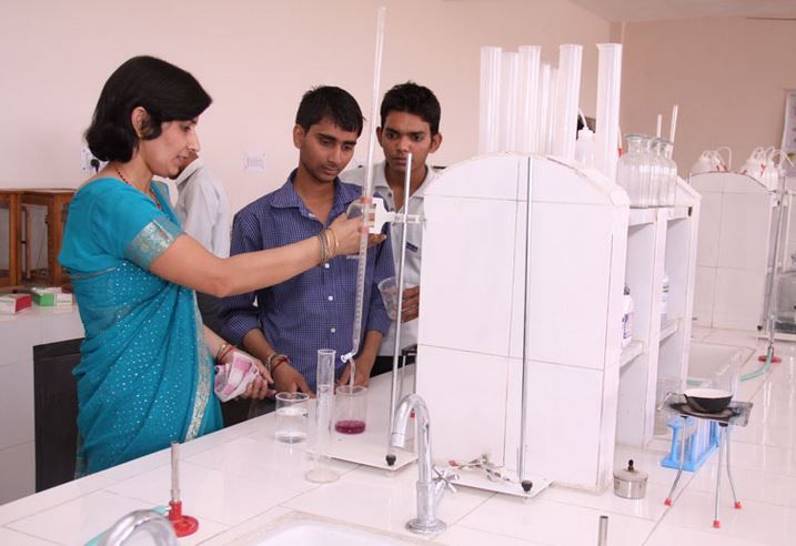 Delhi Engineering College (DEC, Faridabad) Labs(1)