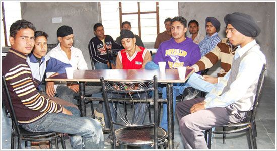 Vidya Rattan Group of Colleges Cafeteria / Mess