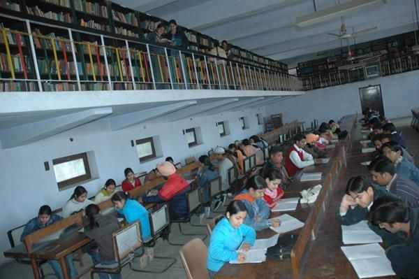 Multani Mal Modi College, Patiala Library