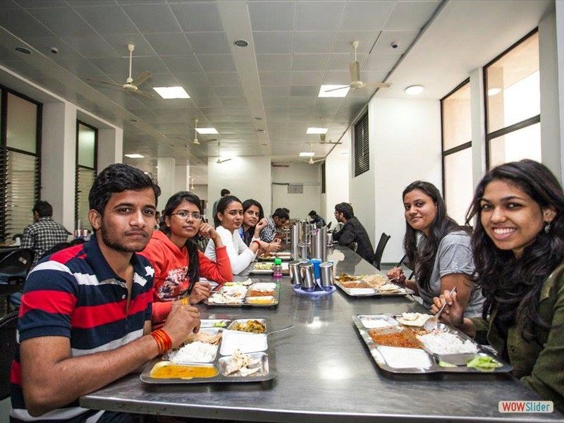 IIT Gandhinagar Cafeteria / Mess