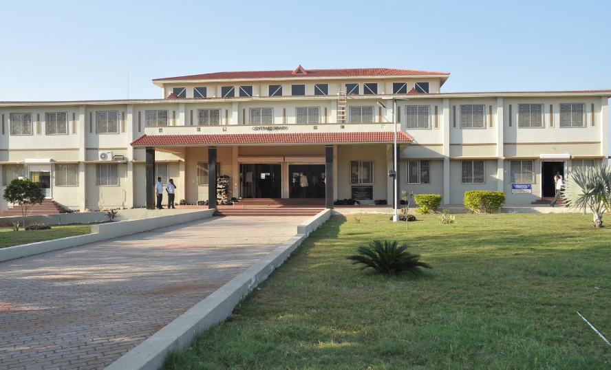 Erode Sengunthar Engineering College Campus Building(2)