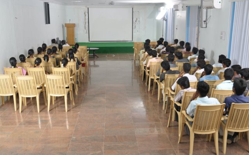 Erode Sengunthar Engineering College Seminar hall