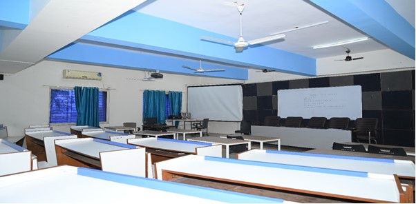 Akemi Business School Auditorium(1)