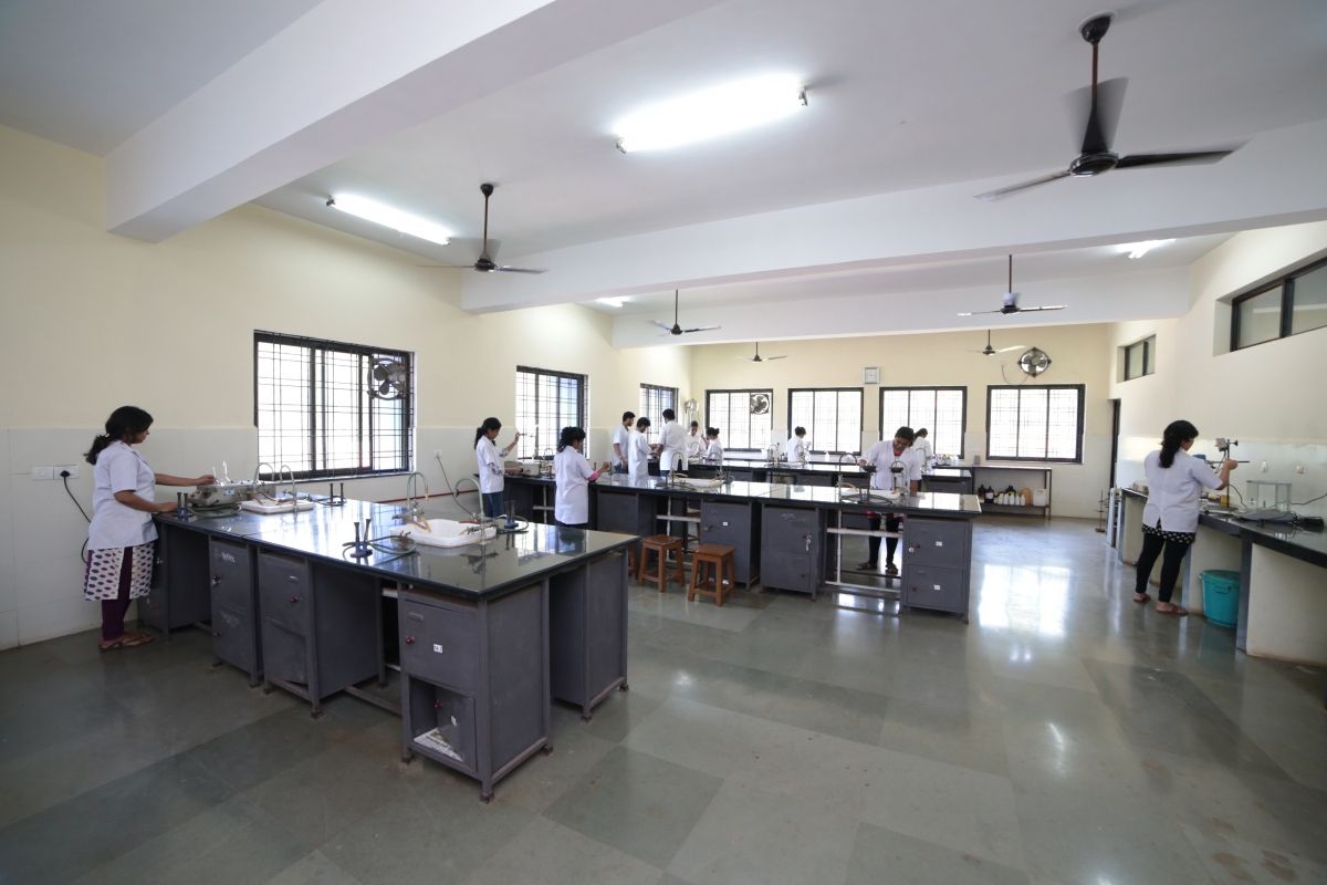 Rajaram and Tarabai Bandekar College of Pharmacy Labs