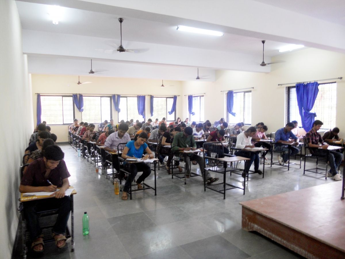 Rajaram and Tarabai Bandekar College of Pharmacy Classroom