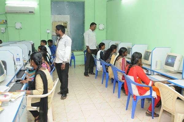 Raja Doraisingam Government Arts College Labs(2)